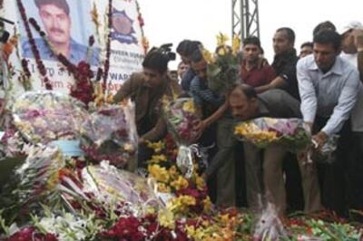 Video shows SL players were attacked near police post