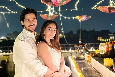 Sidharth Malhotra Holds Kiara Advani Close On Their First Diwali After Marriage, Calls Her 'My Love'