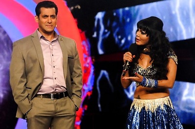 Bigg Boss: How Rakhi outrageously flirts with Salman