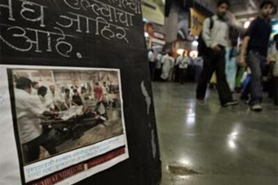 Bomb threat in Mumbai, security tightened