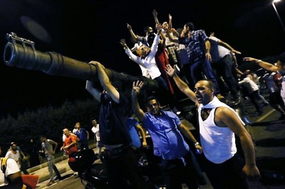 Turkish Troops Attempt Coup; Crowds Answer Prez Erdogan Call to Defy Them