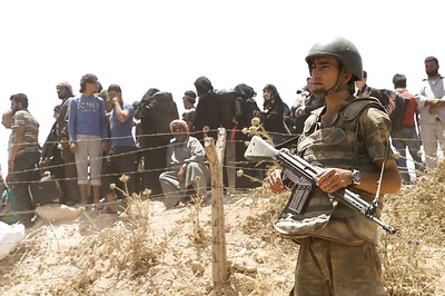 Turkey Detains Soldiers 'Who Beat Syrian Refugees' on Border After Video Goes Viral