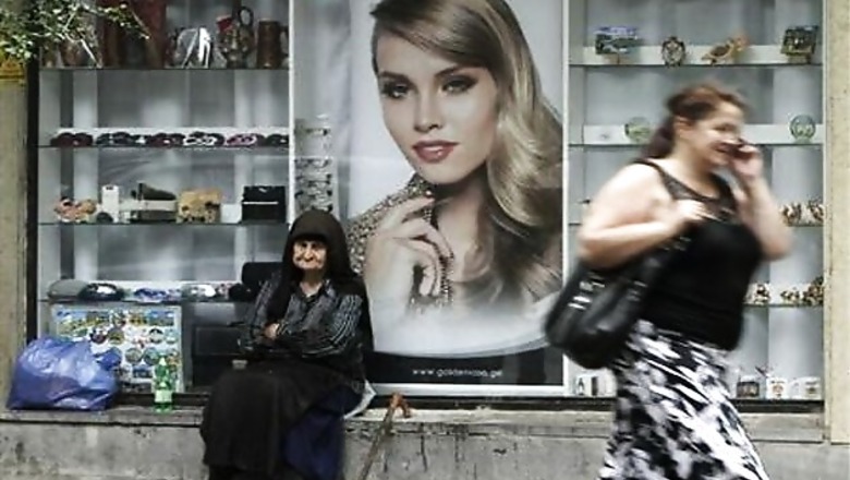 Life expectancy gap growing between rich, poor women, says WHO