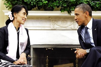 Suu Kyi receives US Congressional gold medal