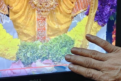 Woman Touches Ram Lalla's Feet On Laptop Screen, Photo Goes Viral