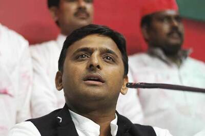 Akhilesh warns SP workers against use of his pictures