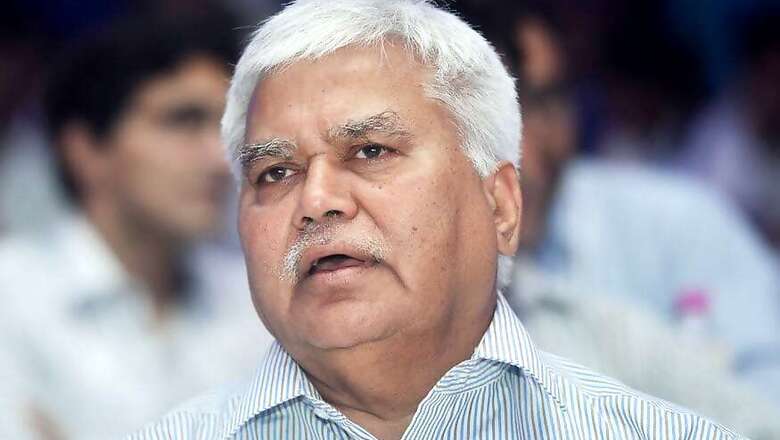 TRAI Chief Makes His Aadhaar Public After Dare, Twitter Responds With His PAN, Phone Number