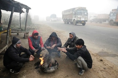 Delhi Wakes up to Season's Coldest Morning