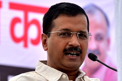 Kejriwal Meets MCD Candidates, Discusses Campaign Activities