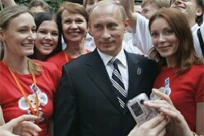 Putin agrees to join Russia's PM race, rivals see red