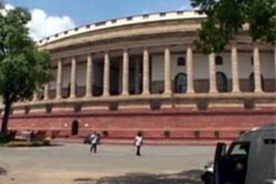 Teen calls cops, threatens to bomb Parliament