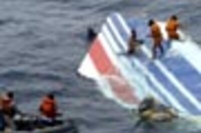 Photogallery: AF 447 debris found in sea search