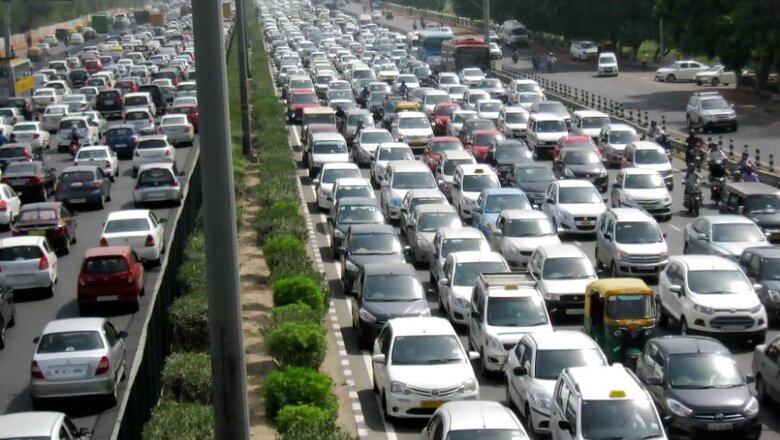 Delhiites Won't Have to Shell Out More for New Cars as Govt Withdraws Order Hiking Parking Charges