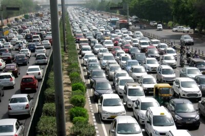 Delhiites Won't Have to Shell Out More for New Cars as Govt Withdraws Order Hiking Parking Charges