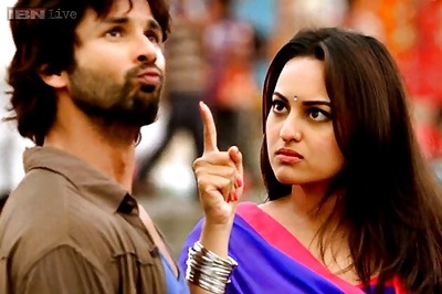 Sonakshi Sinha annoyed by link-up rumours with Shahid Kapoor