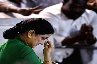 Cornered, Sasikala Family Divided Over its Future in Tamil Nadu Politics