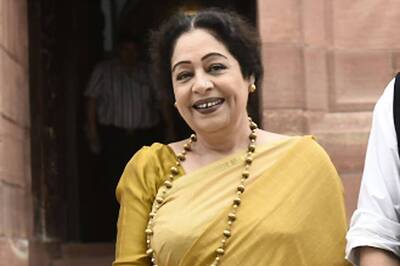 Angry Kirron Kher Wants to 'Punch' Opponent Claiming Credit for Her Work in Pamphlet