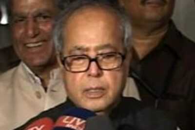 India can deal with Mumbai terror strikes: Pranab