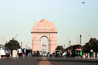 Delhi Records Minimum Temperature of 12.9 °C, A Notch Above Season’s Average; AQI Remains in ‘Poor’ Category