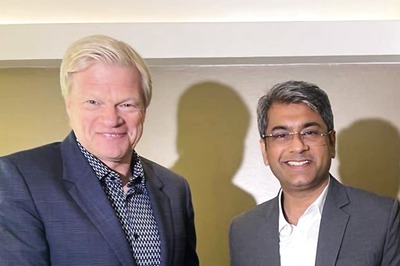 Legendary German Goalkeeper Oliver Kahn Lands in India, Welcomed by AIFF Chief Kalyan Chaubey