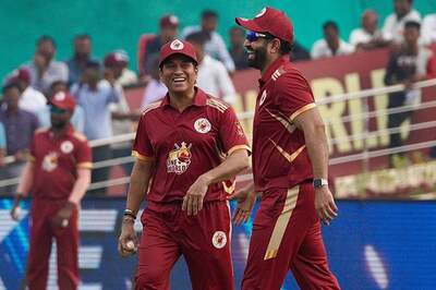 Sachin Tendulkar Runs It Back As He Scalps a Wicket and Notches 16-Ball-27-Run Quickfire Innings - WATCH