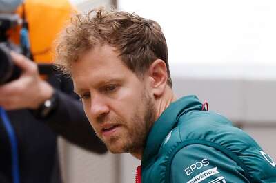 Sebastian Vettel Defends F1 Race Director After Controversial End to 2021 Season