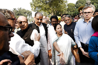 Mamata to Sit on Dharna in Patna for Demonetisation Rollback