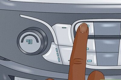 How to Remove Ice from a Car