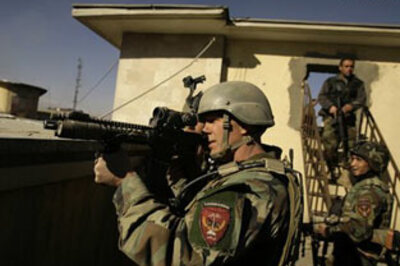 Taliban gunmen, suicide bombers attack Kabul