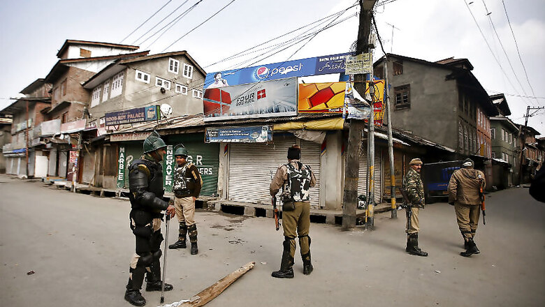 On Way to Join Militant Ranks, 'Self-radicalised' J&K Teenager Apprehended