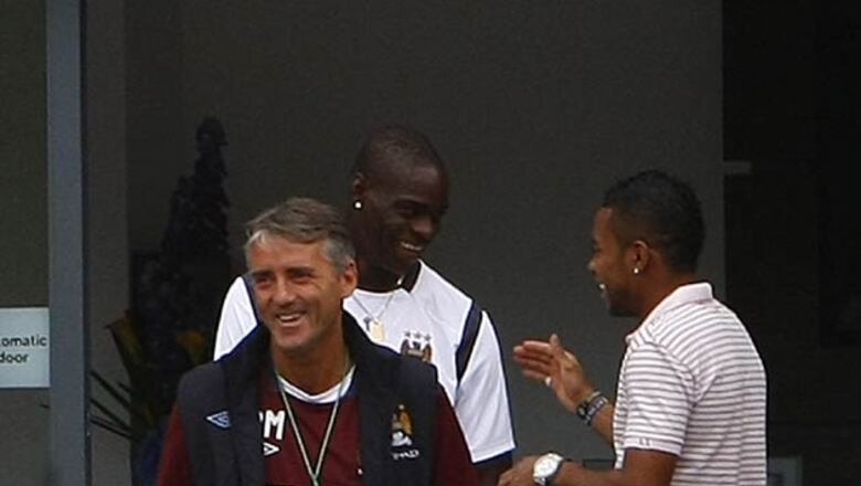 Behave professionally: City to Robinho, Adebayor