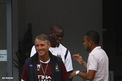 Behave professionally: City to Robinho, Adebayor