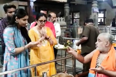 Kantara Star Sapthami Gowda Offers Prayers at Kateel Durgaparameshwari Temple