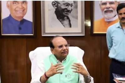 32 Commercial Establishments in Delhi Get LG's Nod to Operate 24/7