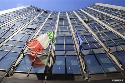 Finmeccanica meets Indian officials on bribery probe