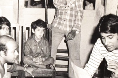 Hrithik Roshan Sends Birthday Wishes To Big B With a Throwback Pic From Sets of Mr Natwarlal