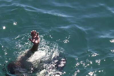 10 People Celebrating Eid Festival Drown in Boat Accident in Indus River in Pakistan