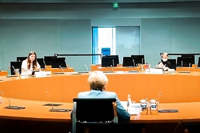 Greta Thunberg urges Merkel to get out of climate 