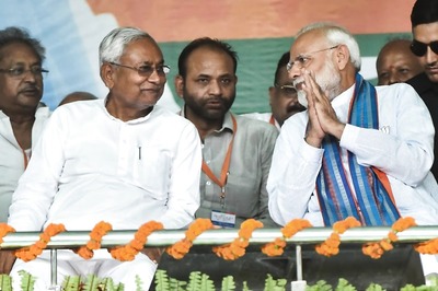 Bihar Elections: PM Modi Too Has 6 Siblings, Retorts Tejashwi Yadav After Nitish Kumar's '8-9 Kids' Dig at Lalu Prasad