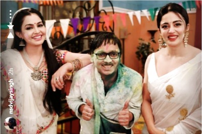 Shubhangi Atre and Nehha Pendse Look Fab in White as They Play Holi on 'Bhabiji Ghar Par Hai' Set