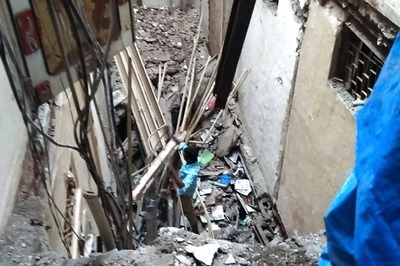 Three Dead, Four Missing After Building in Zaveri Bazar Collapses During Repair Work