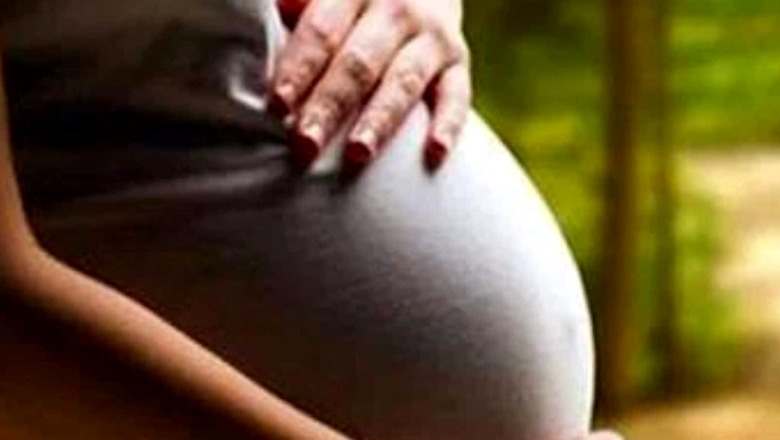 SBI Calls Pregnant Women Unfit for Service, DCW slaps Notice