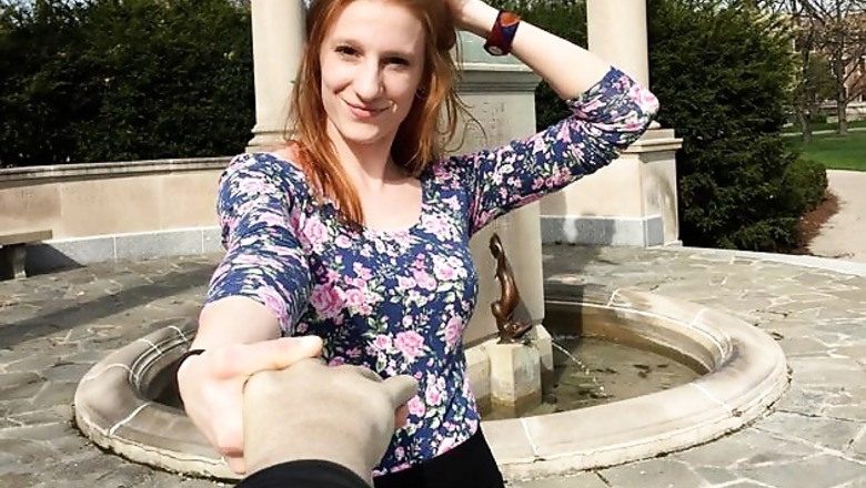 This selfie stick can remove loneliness from your photos