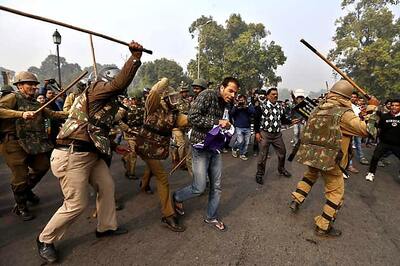 Delhi gangrape: Constable injured, fighting for life