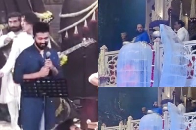Anant Ambani Performs Shiv Puja With Mukesh Ambani As Amit Trivedi Sings 'Namo Namo' on Stage | Watch