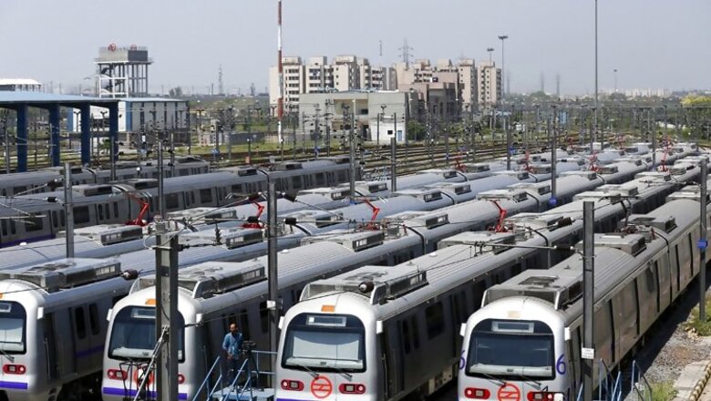 Robbers stab Delhi Metro employee inside station, decamp with Rs 12 lakh