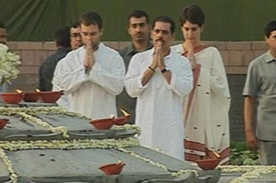 Rajiv Gandhi remembered on death anniversary