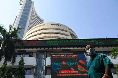 Sensex Falls 65 pts, Nifty Below 19,800; Infy, HCL Tech Drop Up To 3%