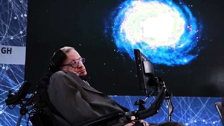 Scientist Hawking Blames UK Government for Health Service ‘Crisis’