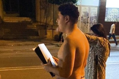 Morocco Earthquake: Shirtless Man Flees House With PlayStation in Hand, Pic Goes Viral